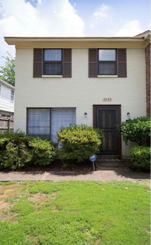 Primary Photo - 1643 Forest Ave