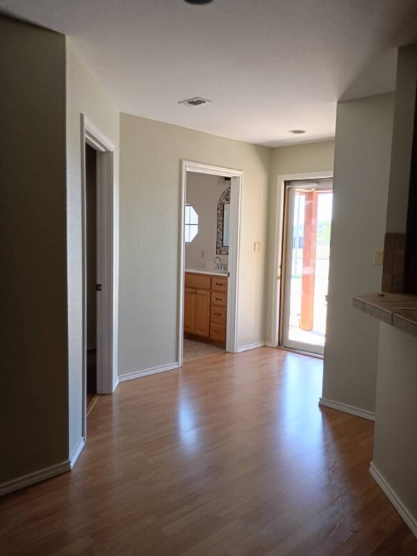 Foto del edificio - 6105 Shadowview Ct