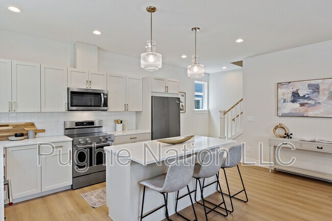 Foto del edificio - 4142B 3rd Ave NW