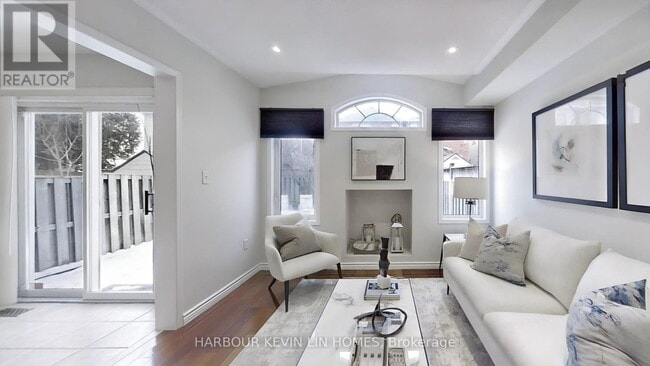Building Photo - 8 Hacienda Dr
