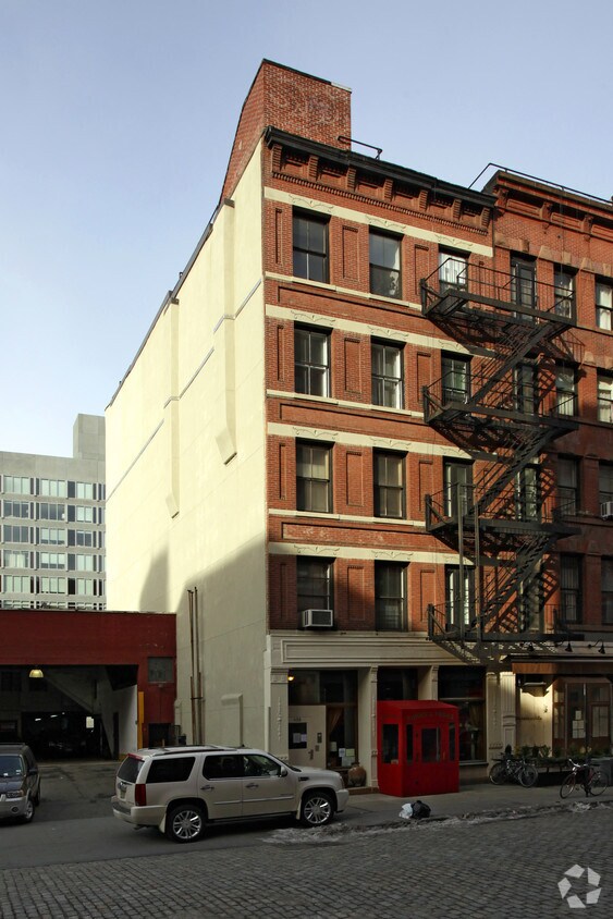 Primary Photo - 458 Greenwich St