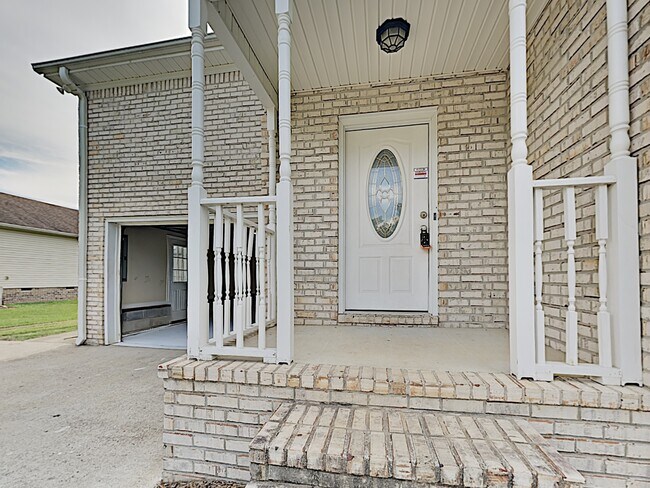 Building Photo - 928 Chaparral Drive