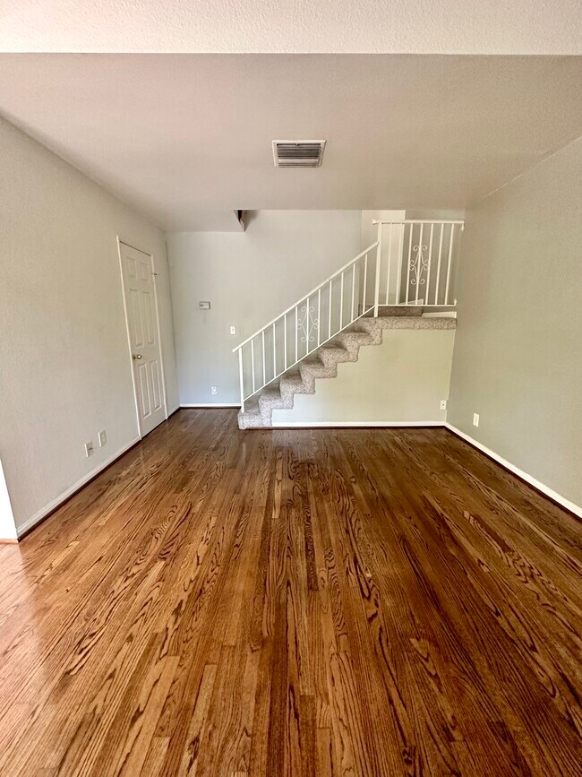 689 W Sierra Madre Blvd, Sierra Madre, CA 91024 Townhome Rentals in Sierra Madre CA