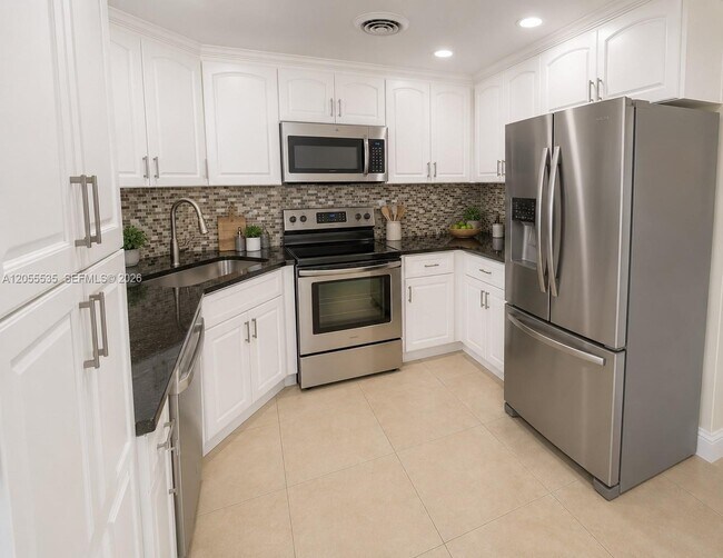 Foto del edificio - 3171 SW 23rd St