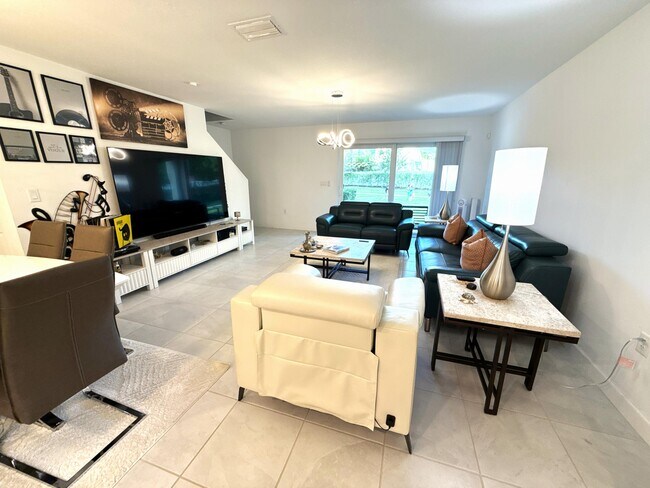 Foto del edificio - 6794 Broadwater Ln