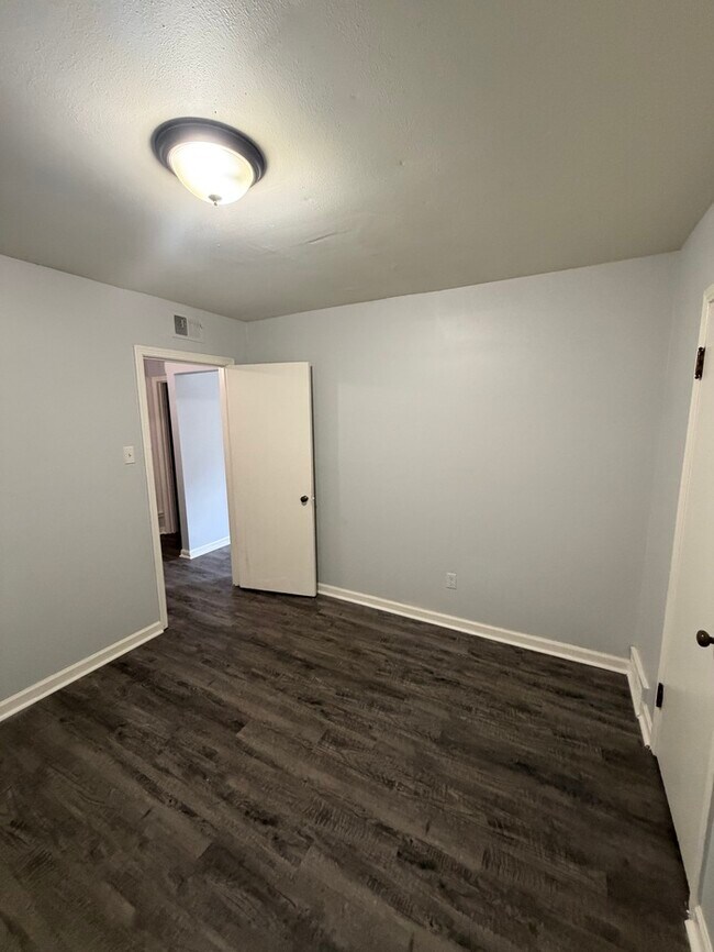 Building Photo - Nice Clean House For Rent!
