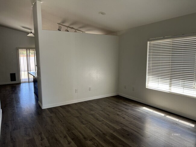 Foto del edificio - 1605 Copper Canyon Dr