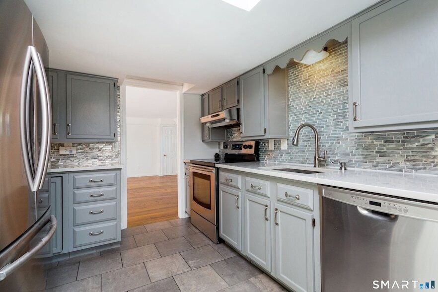 Foto del edificio - 437 Hulls Farm Rd