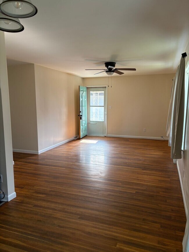 Foto del edificio - 3 Bedroom/1 Bath home for Rent