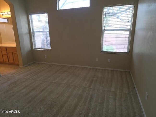 Foto del edificio - 3212 E Kerry Ln