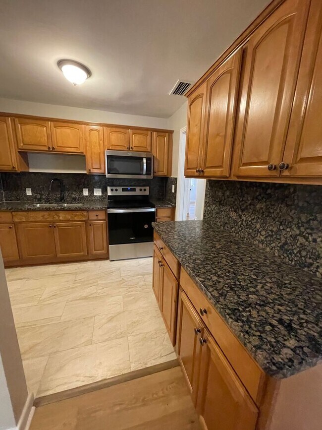 Foto del edificio - **4/2 Single Family home Available Now!!**