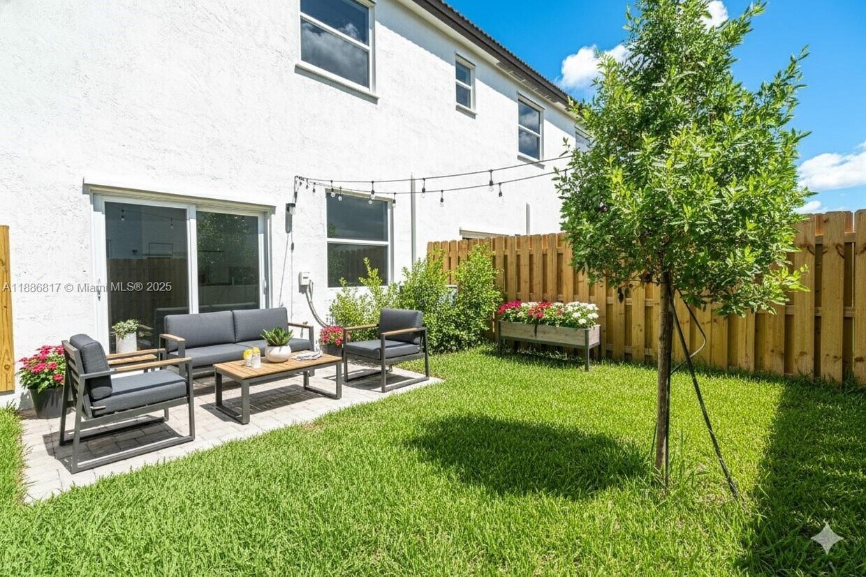 Foto principal - 2646 SE 27th Dr