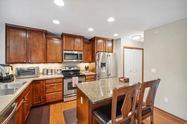 Foto del edificio - 5021 Dunkirk Pl N