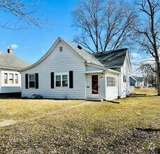Building Photo - 2501 Garfield Ave