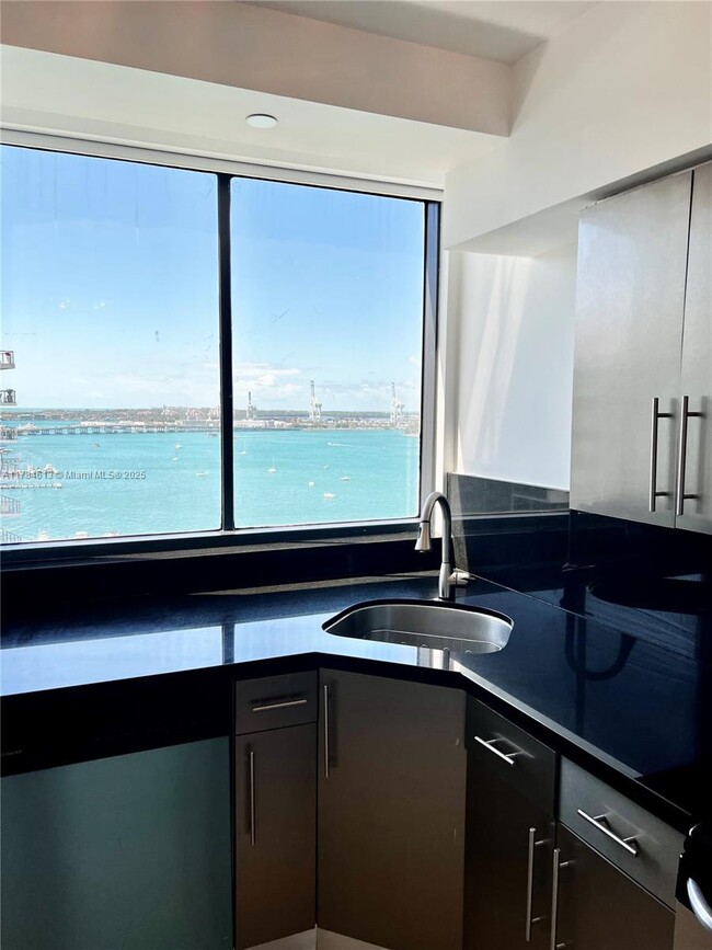 Foto del edificio - 1330 West Ave