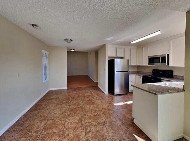Foto del edificio - 3442 Chandler Cir