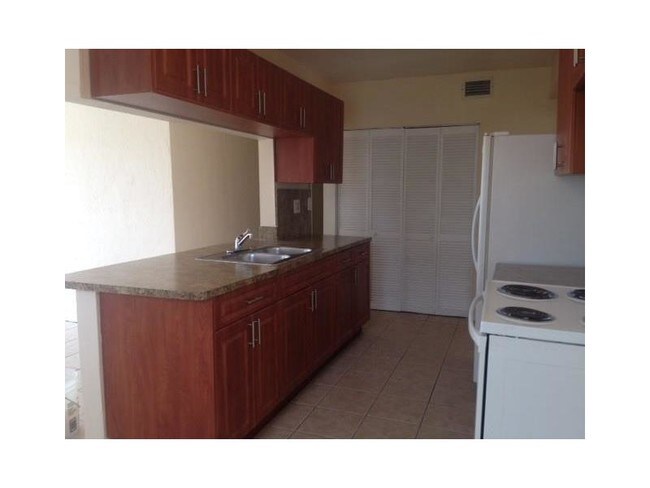Building Photo - 520 NW 69th Way