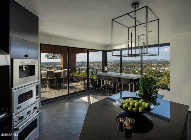 Foto del edificio - 1040 E Osborn Rd