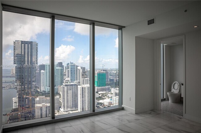 Foto del edificio - 700 NE 26th Ter