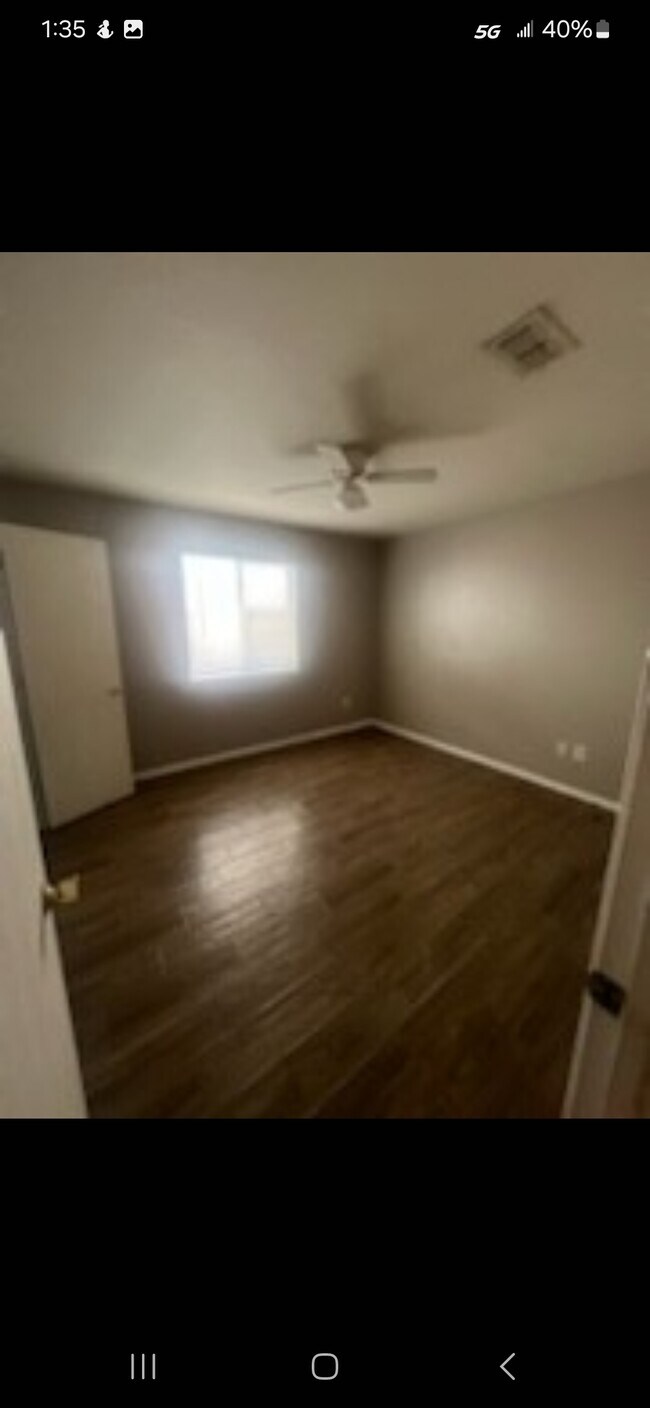 Foto del edificio - 4304 Silverwood Trail