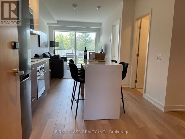 Photo du bâtiment - 120 Carrick Trail