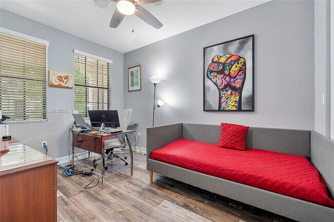 Foto del edificio - 11343 SW 14th St