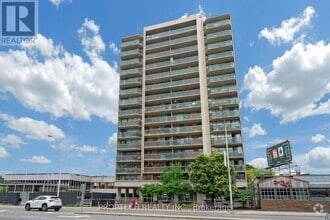 Building Photo - 5949-5949 Yonge St