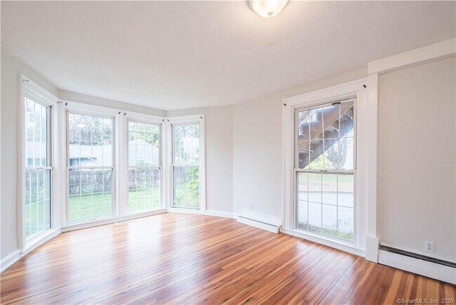 Foto del edificio - 227 Windsor Ave