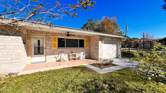 Foto del edificio - Lovely 3 BD/1.5BA Home in Port Orange!!