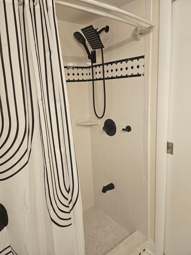 Baño - 387 S McMullen Booth Rd