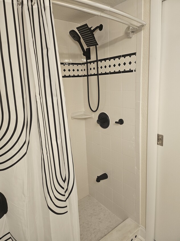 Bathroom - 387 S McMullen Booth Rd