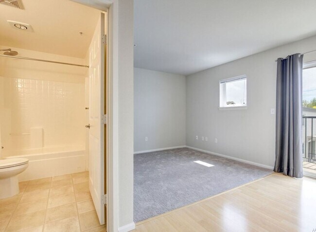 Foto del edificio - Top Floor Mini Studio, Tangletown-Greenlake