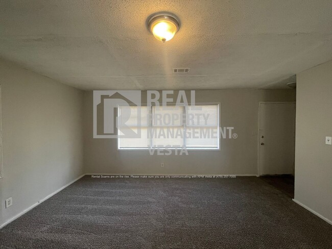 Building Photo - 1586 Hurley Cir