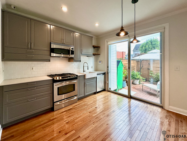 Foto del edificio - 338 Elm St NW