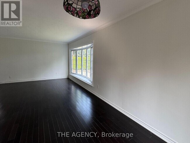 Building Photo - 1590 Liveoak Dr