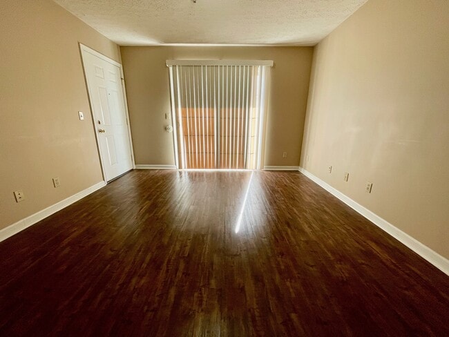 Building Photo - Mason Manor Apartments