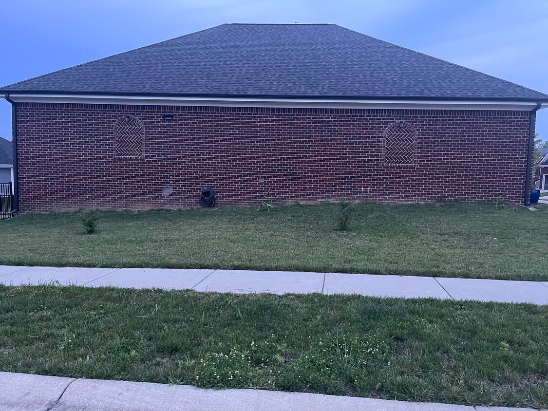 Photo - 8116 Cedar Crest Ln (Louisville, KY)