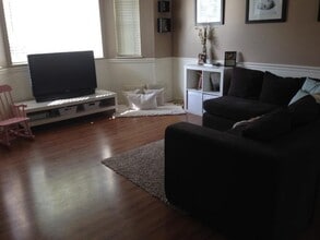 Building Photo - 1101 S 900 E St