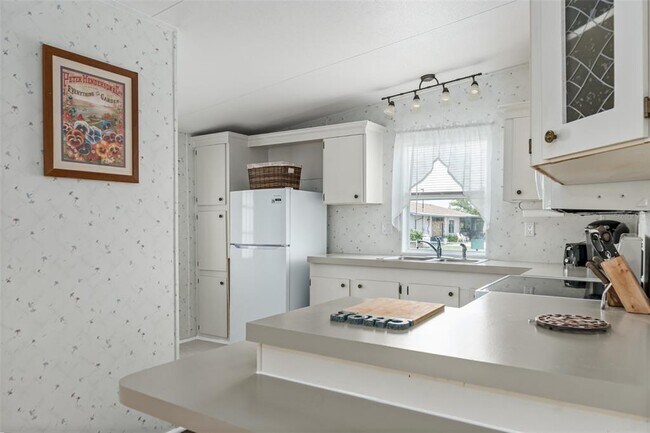 Building Photo - 6822 FL-674
