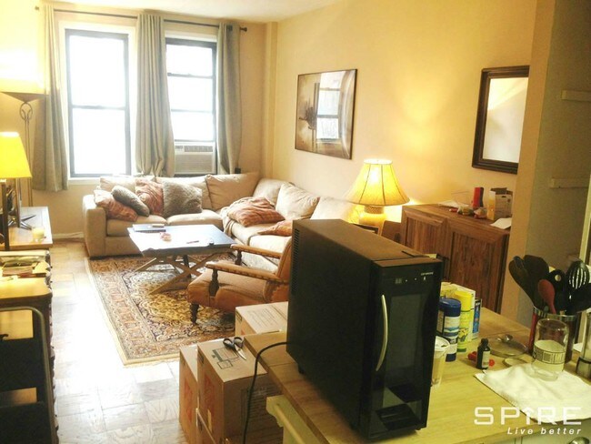 Foto del edificio - 315 W 18th St