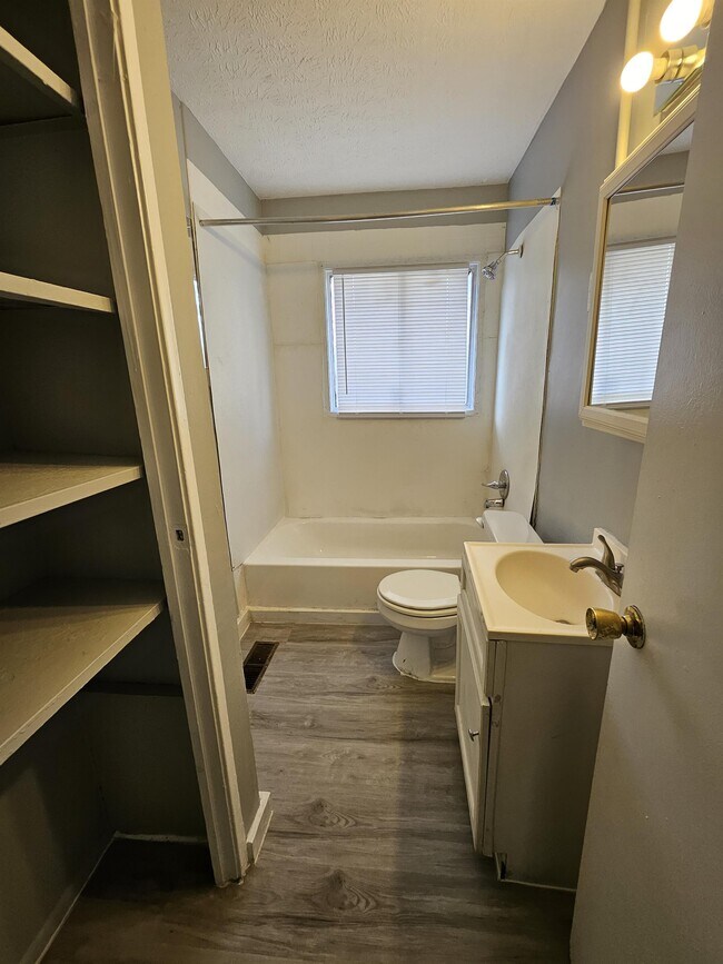 Foto del edificio - 3044 Manor Ct