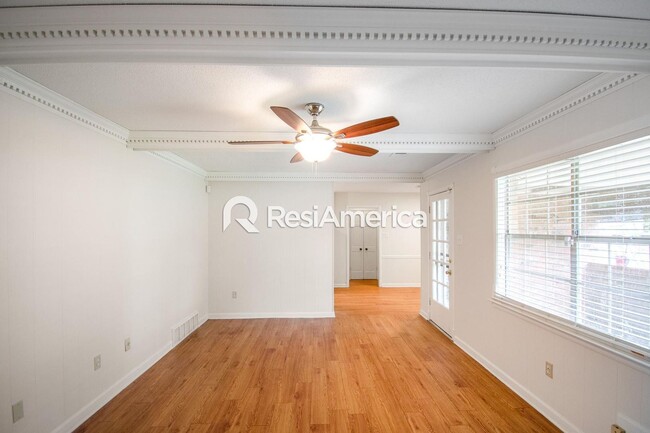 Building Photo - 4 br, 2 bath House - 4943 Autumnwood Dr