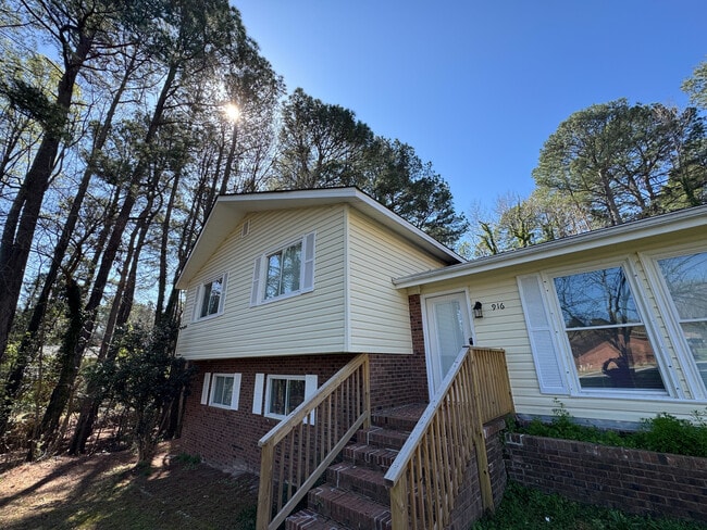Building Photo - Room in Single Family Home on Forge Rd