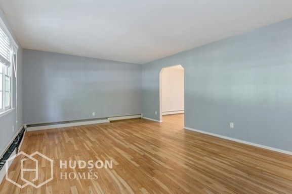 Building Photo - 32 Strawberry Hill Rd