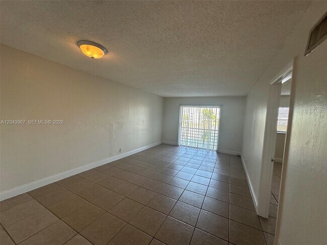 Building Photo - 2775 Taft St