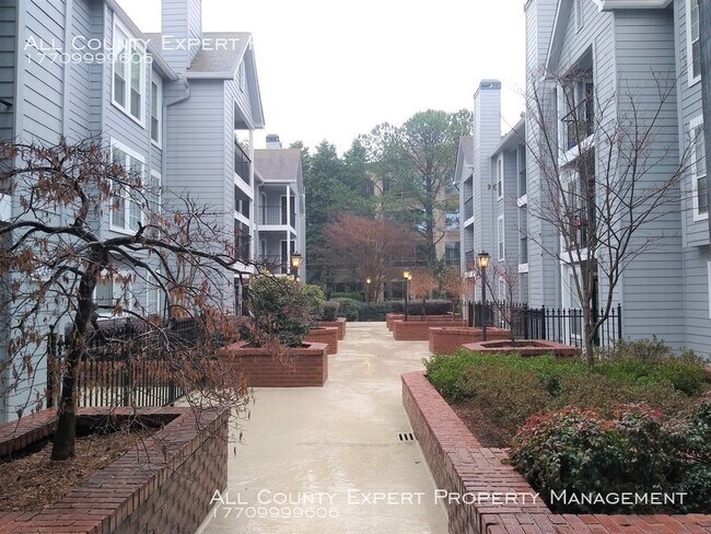 Building Photo - 122 Granville Ct