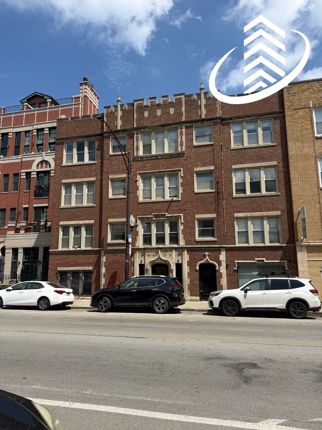 Building Photo - 834 W Fullerton Ave