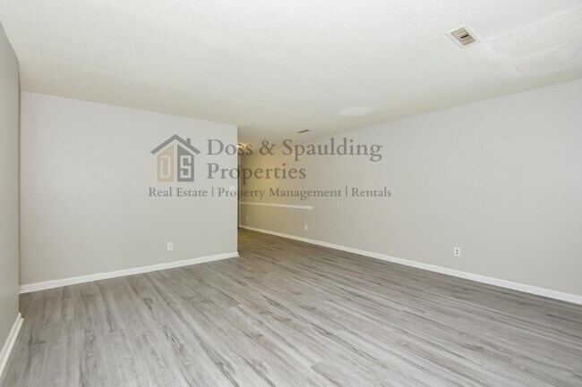 Foto del edificio - 2002 Hummingbird Ct