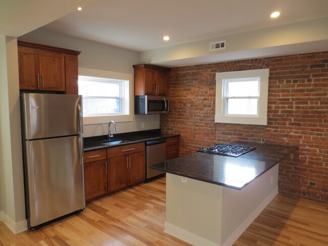 Foto del edificio - 4411 Franklin Blvd
