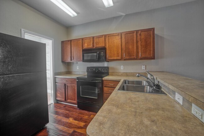 Foto del edificio - Great Location for this 2 bedroom 2 1/2 ba...